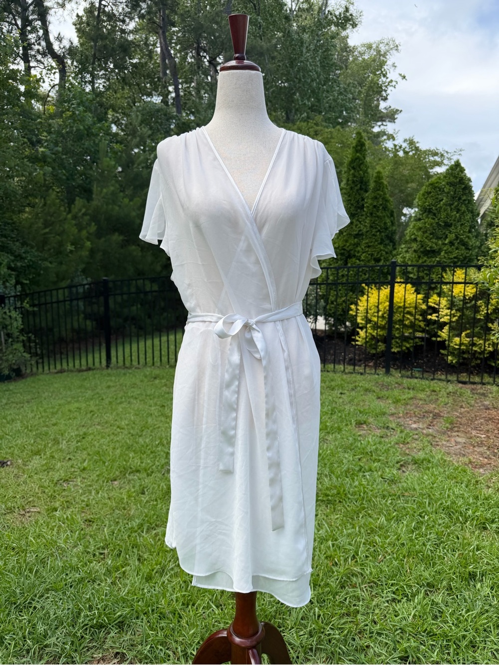 Oscar de la Renta Pink Label white chiffon robe